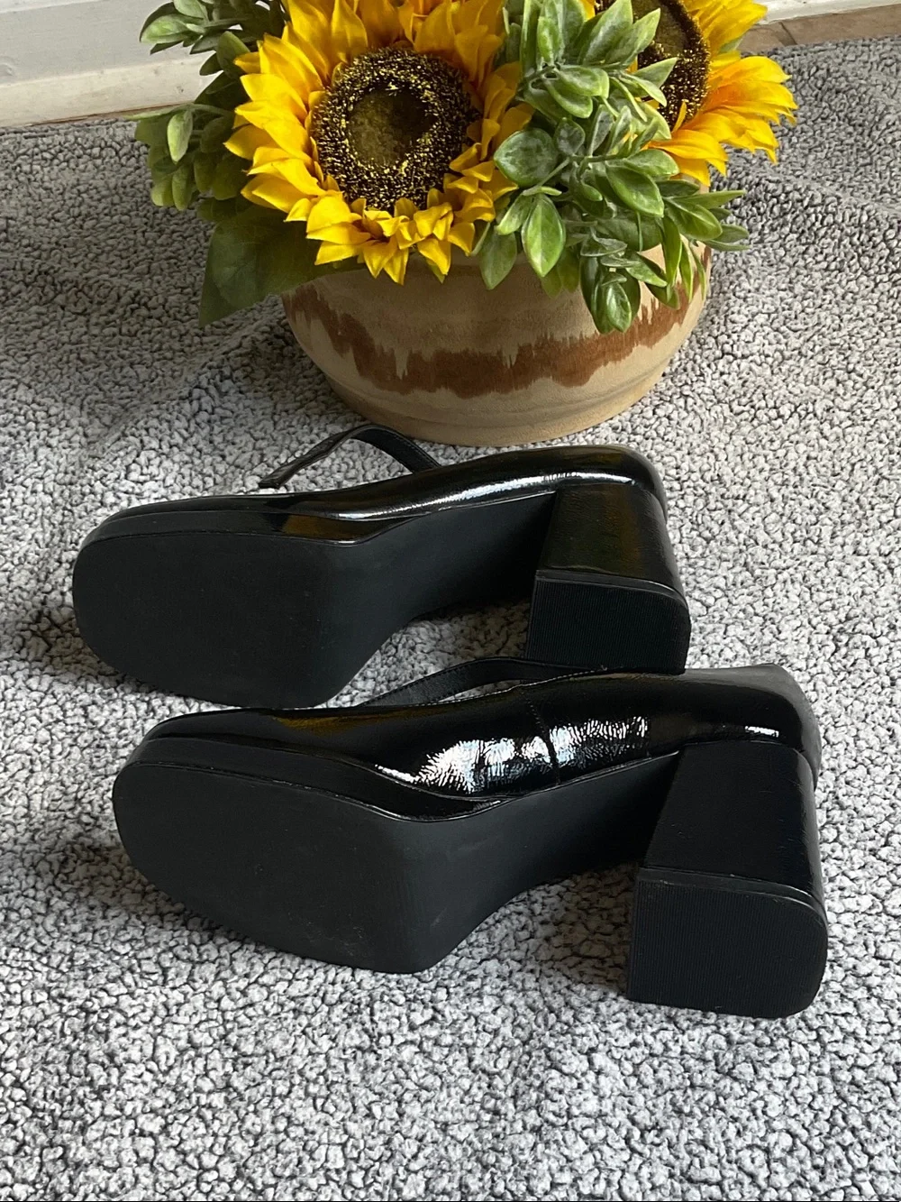 Steve Madden Black Patent Platform Mary Jane Pumps